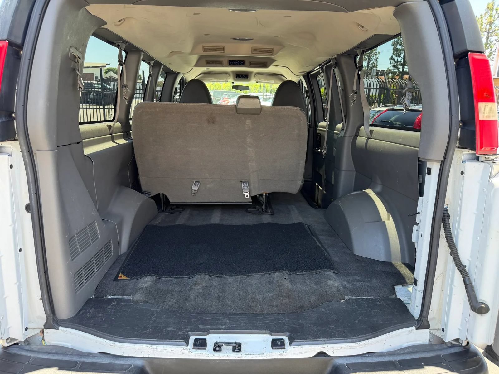 Used 2014 Chevrolet Express 2500 LT w/ LT Preferred Equipment Group RWD image 19