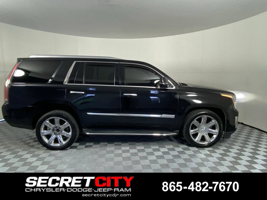 Used 2016 Cadillac Escalade Luxury AWD/4WD image 8