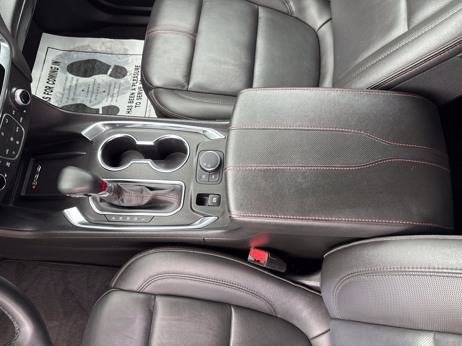 Used 2024 Chevrolet Traverse RS FWD image 30