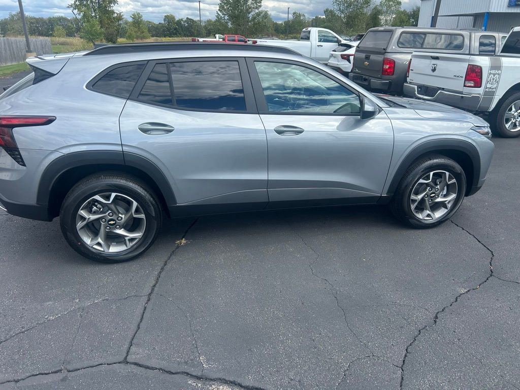 New 2025 Chevrolet Trax LT w/ Driver Confidence Package image 8