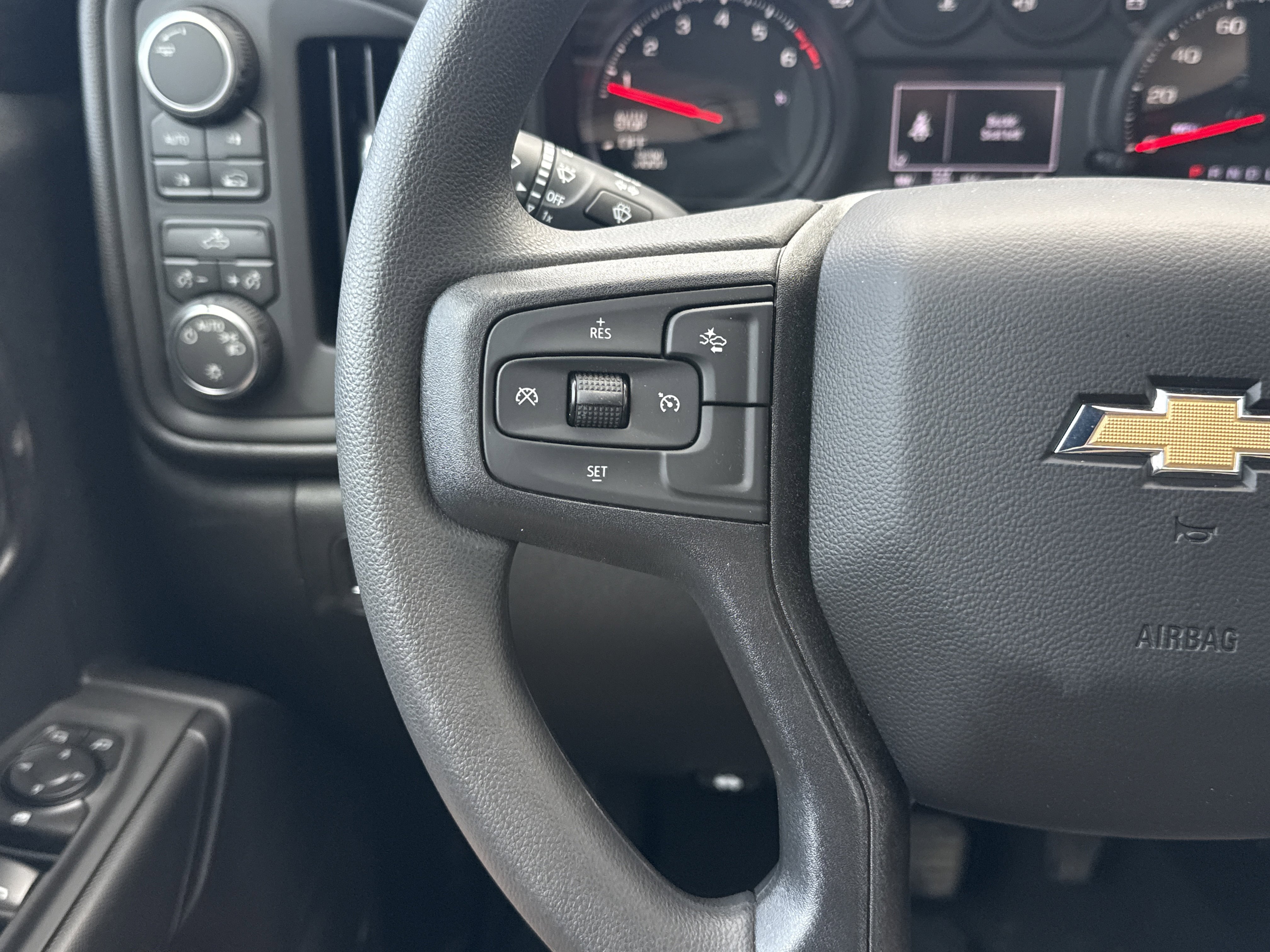 New 2026 Chevrolet Silverado 1500 Custom w/ LPO, Dark Essentials Package AWD/4WD image 18