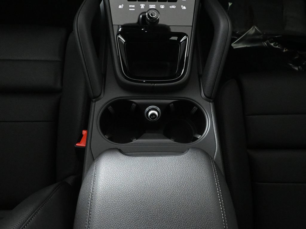 Used 2026 Porsche Cayenne AWD/4WD image 25
