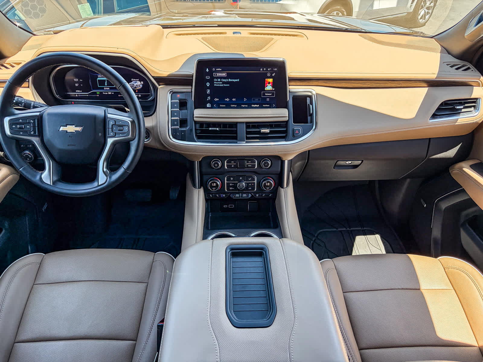 Used 2024 Chevrolet Tahoe Premier AWD/4WD image 12