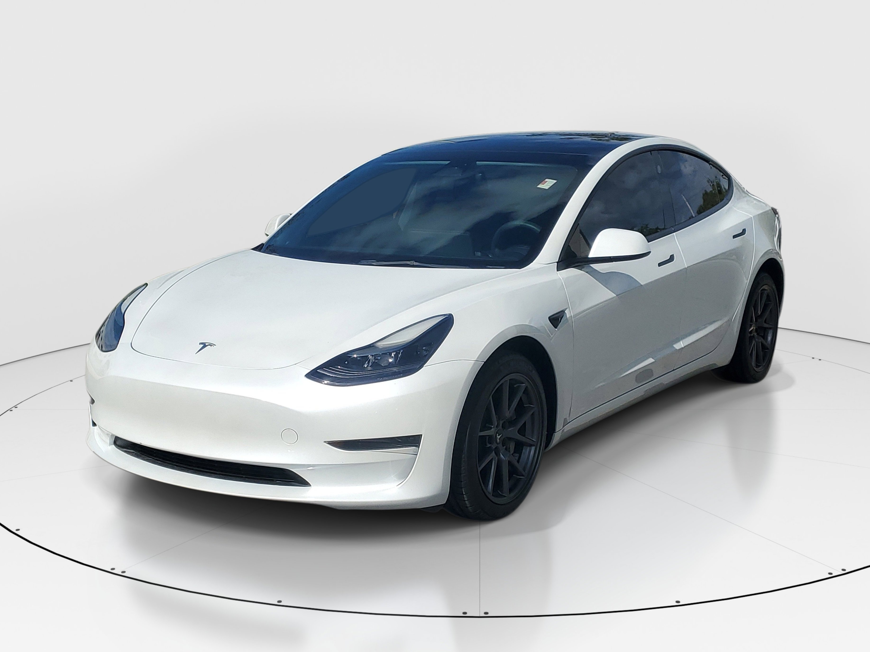 Used 2023 Tesla Model 3 Standard Range image 3