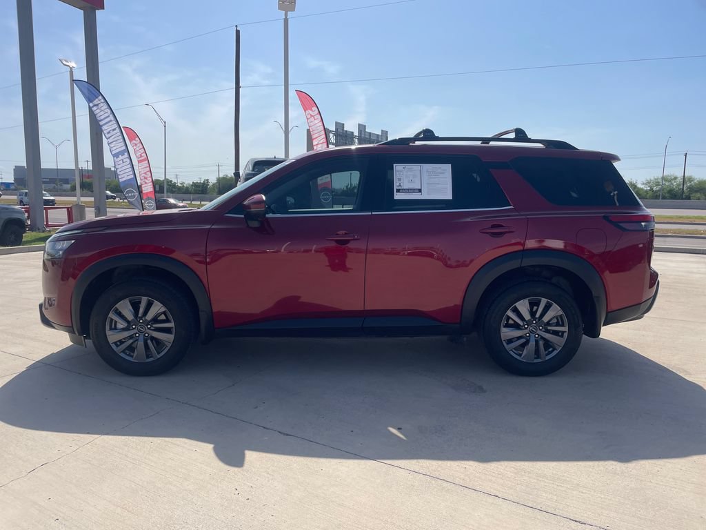 Certified 2025 Nissan Pathfinder SV w/ SV Premium Package FWD image 2