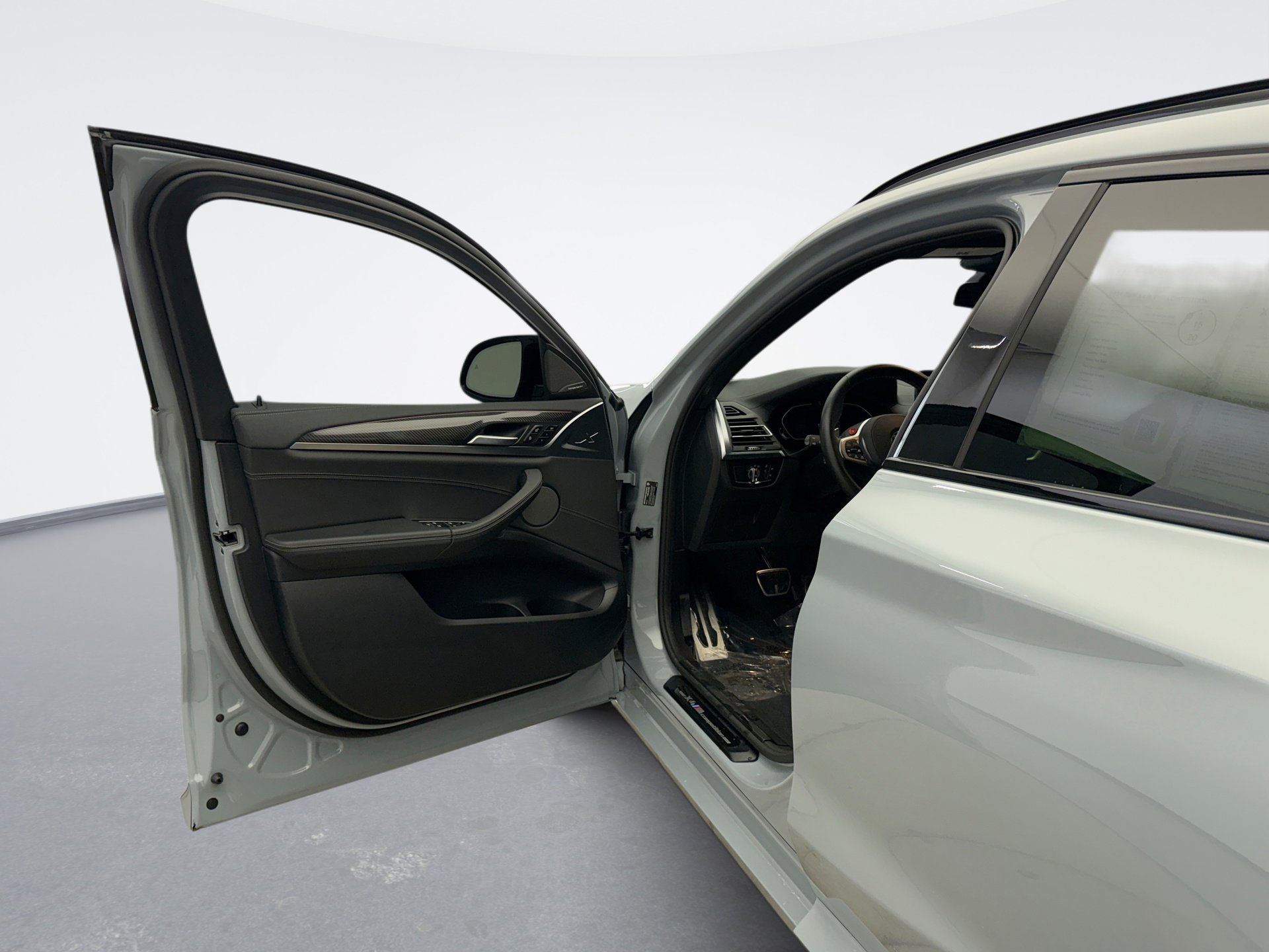 Used 2024 BMW X4 M w/ Competition Package image 9