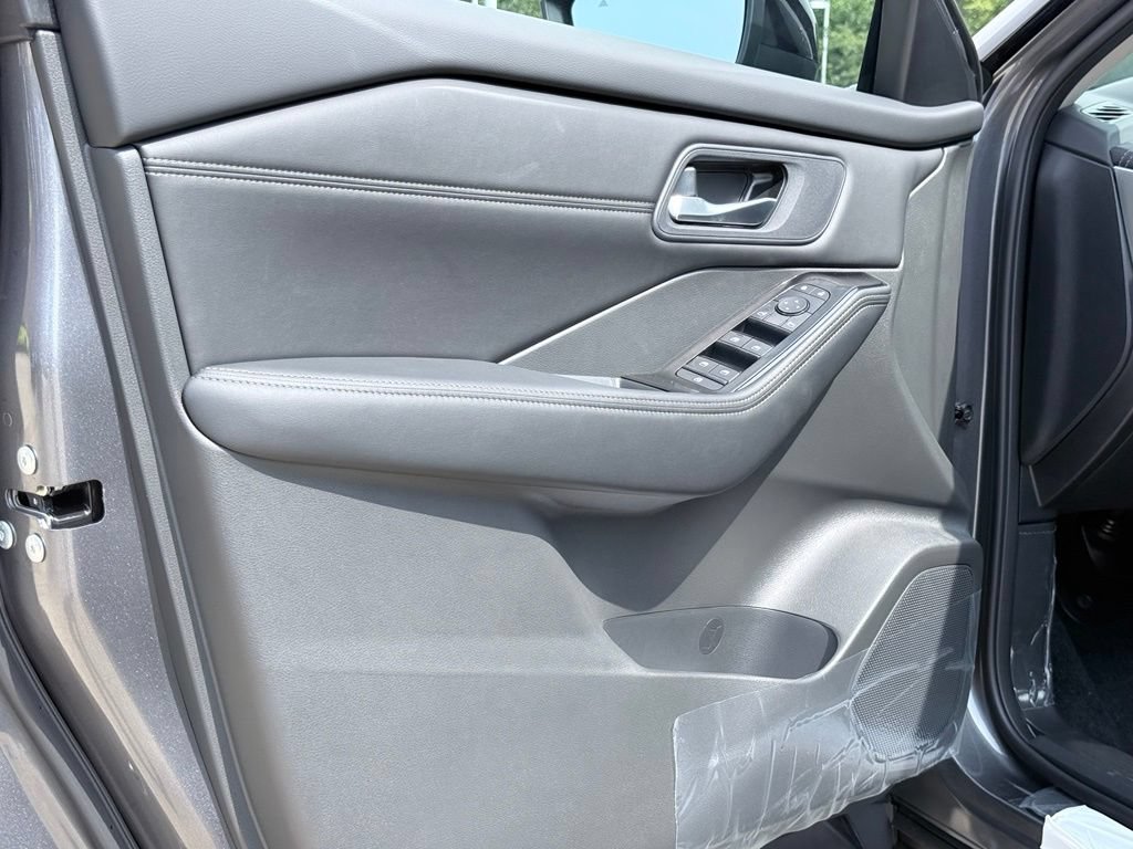 New 2026 Nissan Rogue Dark Armor AWD/4WD image 25