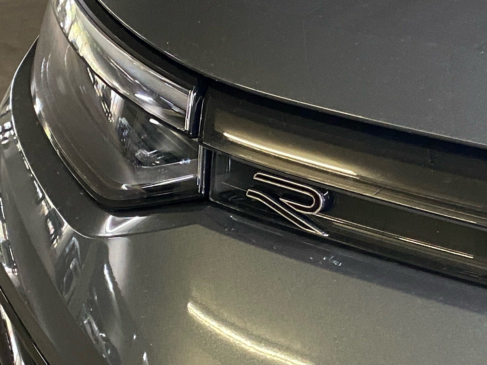 New 2026 Volkswagen Tiguan SE R-Line AWD/4WD image 3