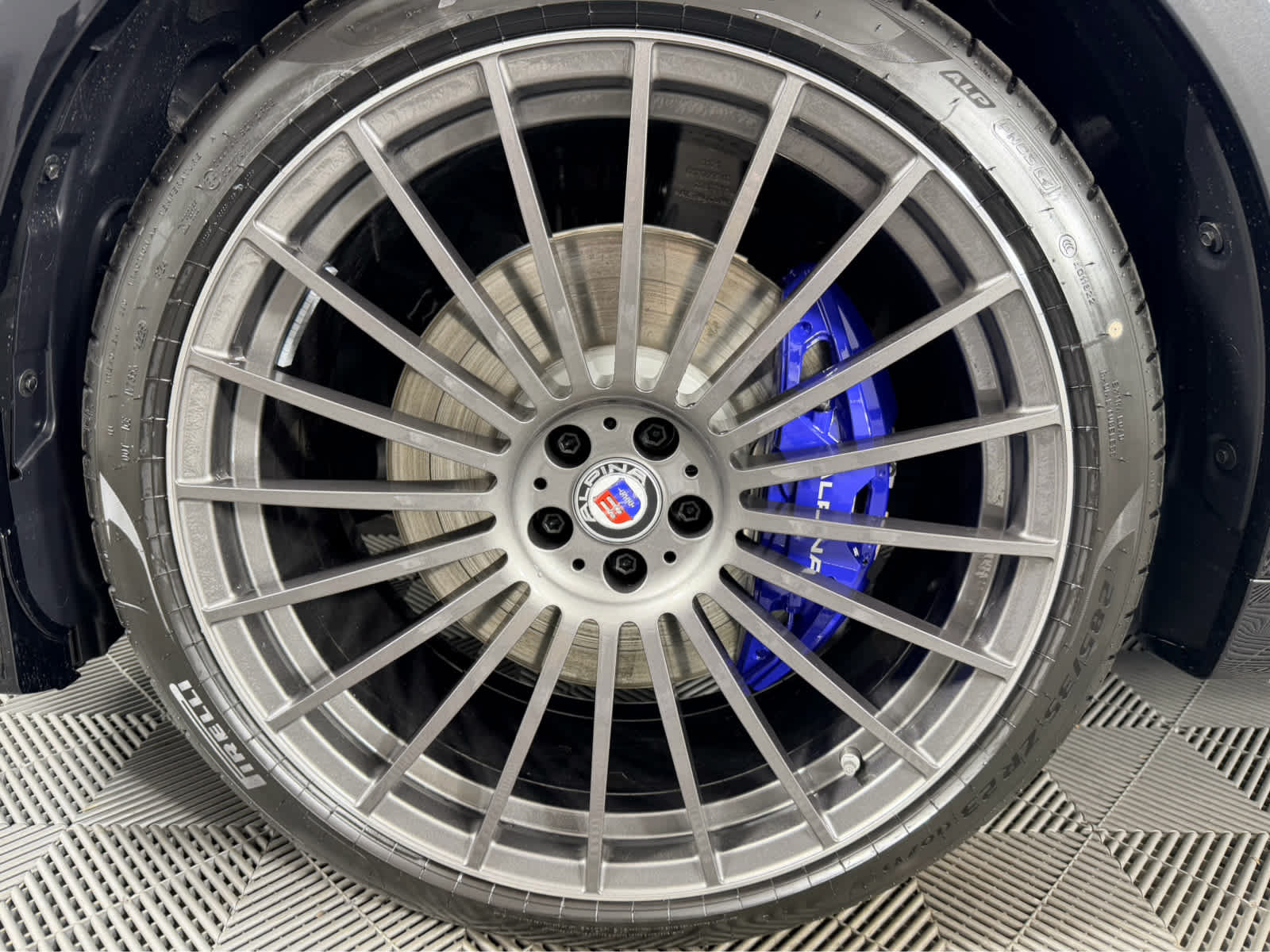 New 2026 BMW ALPINA XB7 AWD/4WD image 9