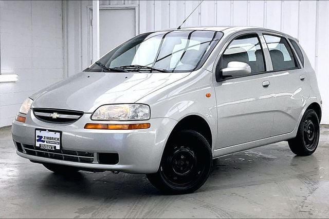 Used 2004 Chevrolet Aveo Hatchback FWD image 2