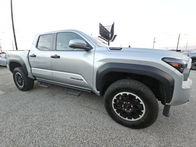 Used 2025 Toyota Tacoma TRD Off-Road image 30