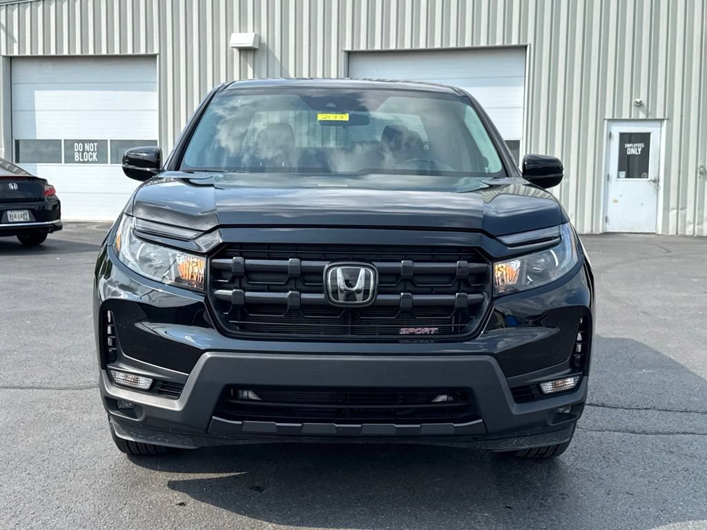 Used 2025 Honda Ridgeline Sport image 2