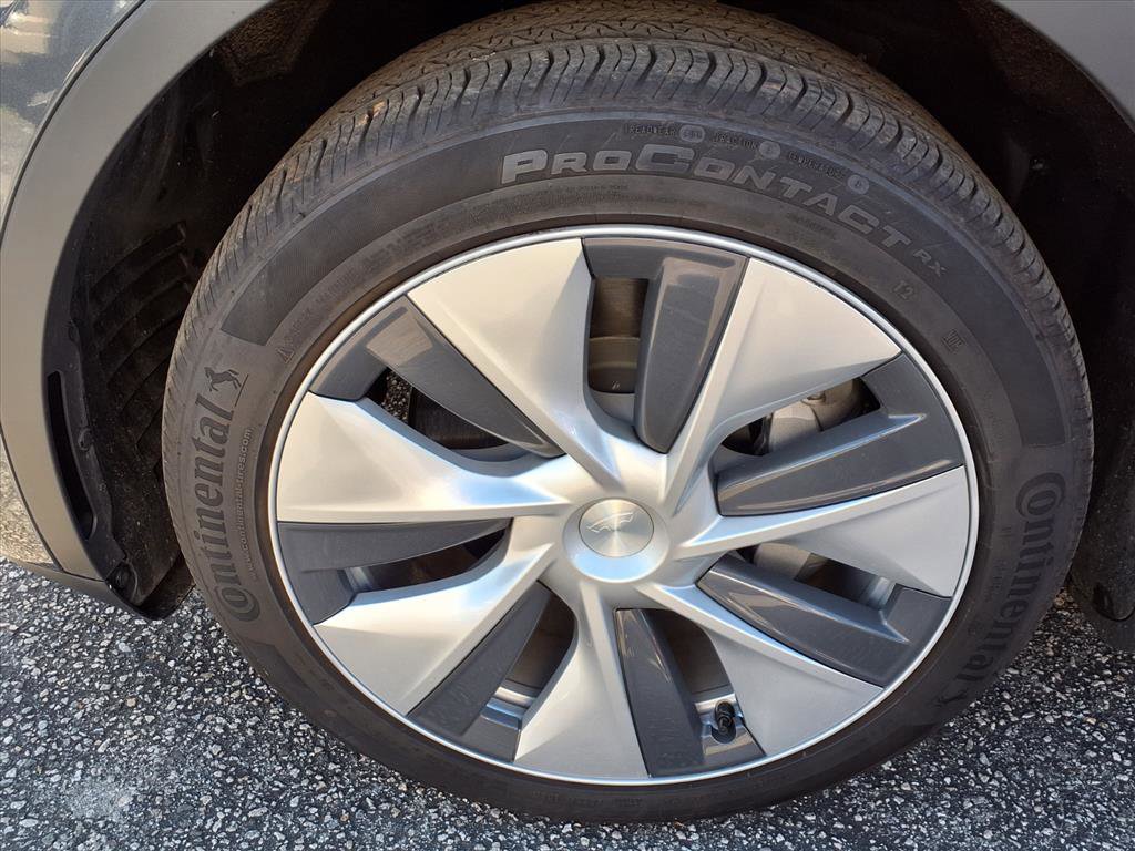 Used 2023 Tesla Model Y 2WD image 13