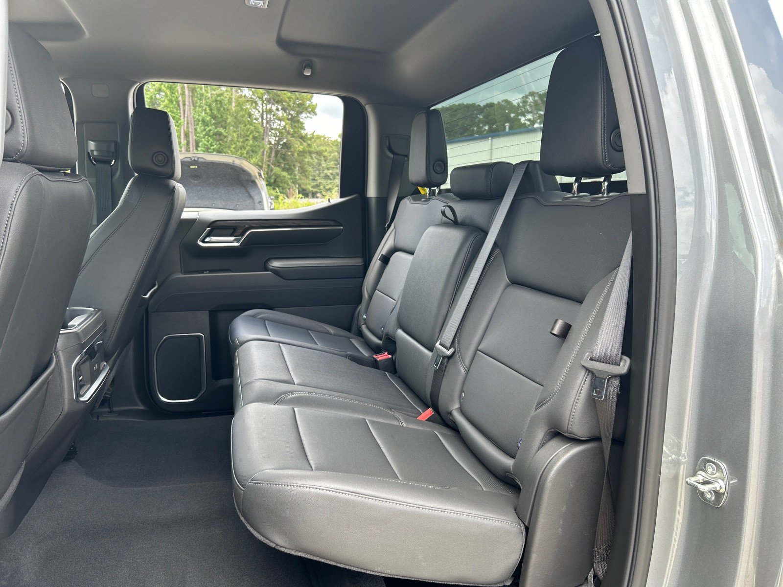 Used 2025 GMC Sierra 1500 SLT w/ SLT Premium Package AWD/4WD image 19