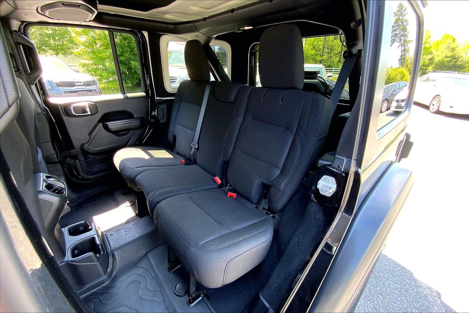 Used 2019 Jeep Wrangler Unlimited Sport AWD/4WD image 29
