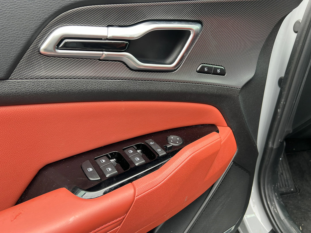 Used 2024 Kia Sportage SX image 14