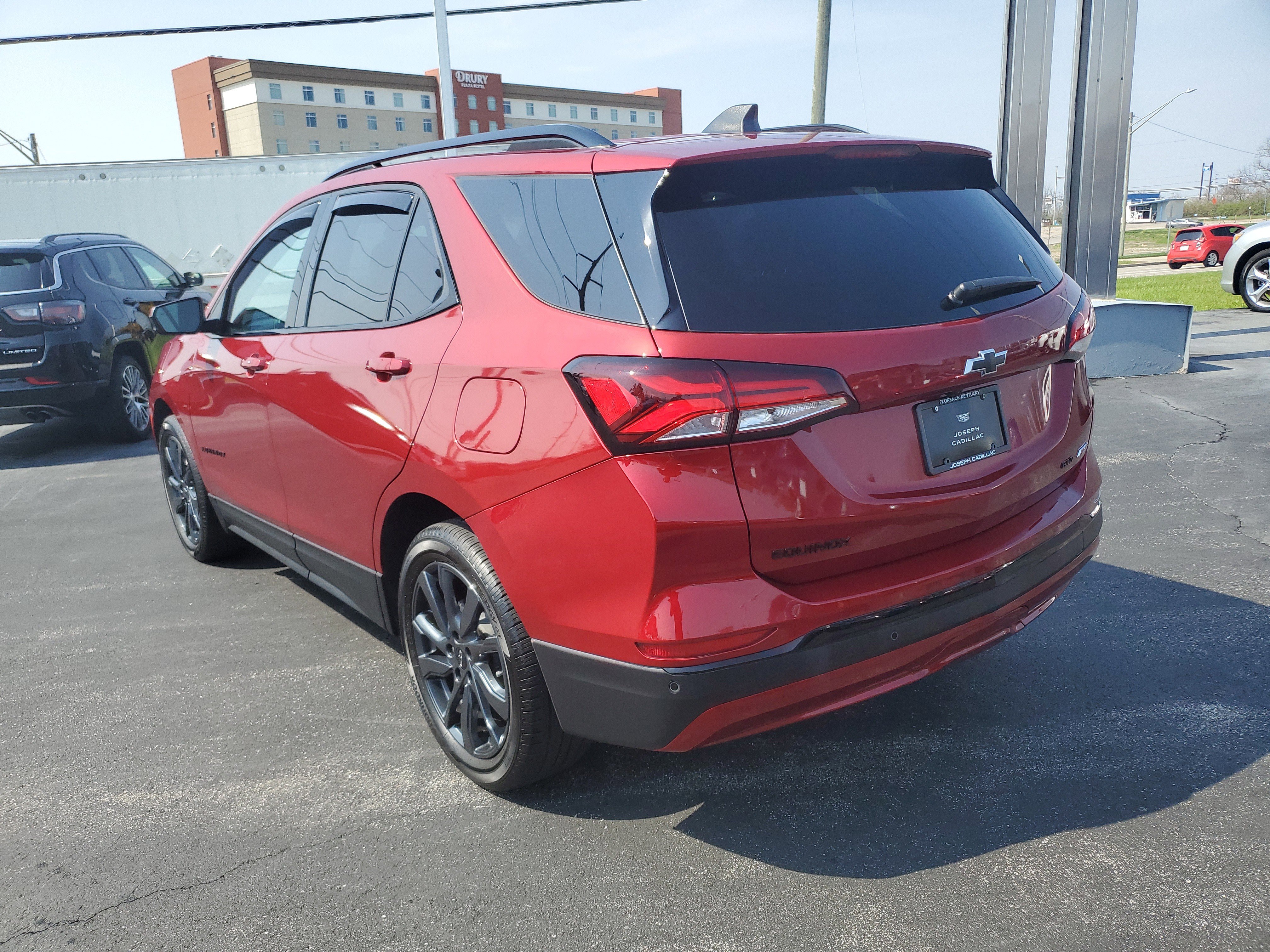 Used 2024 Chevrolet Equinox RS image 2