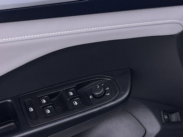 Used 2024 Volkswagen Taos SE image 13