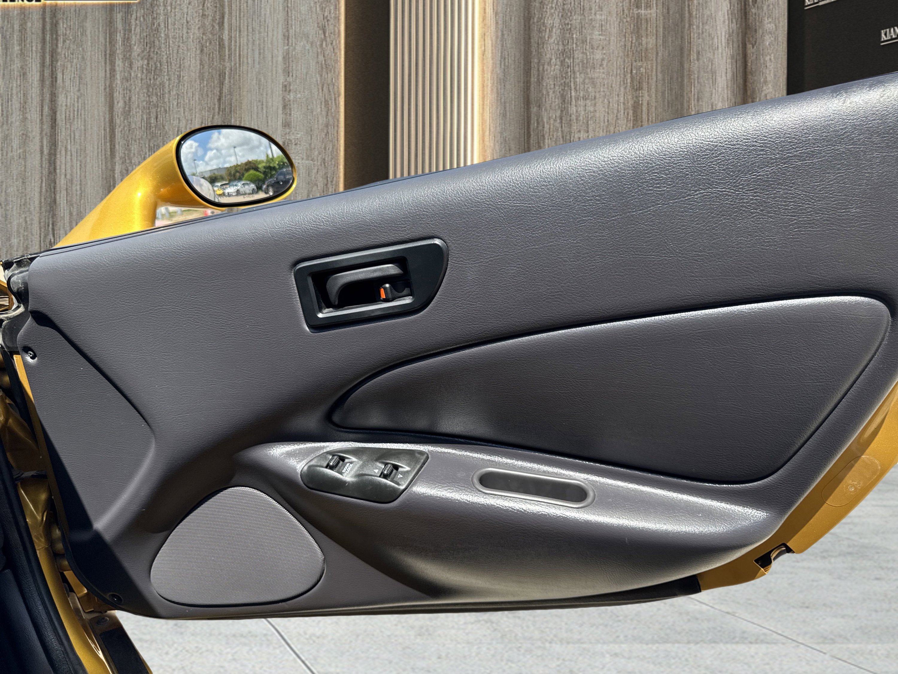 Used 2002 Chrysler Prowler image 55