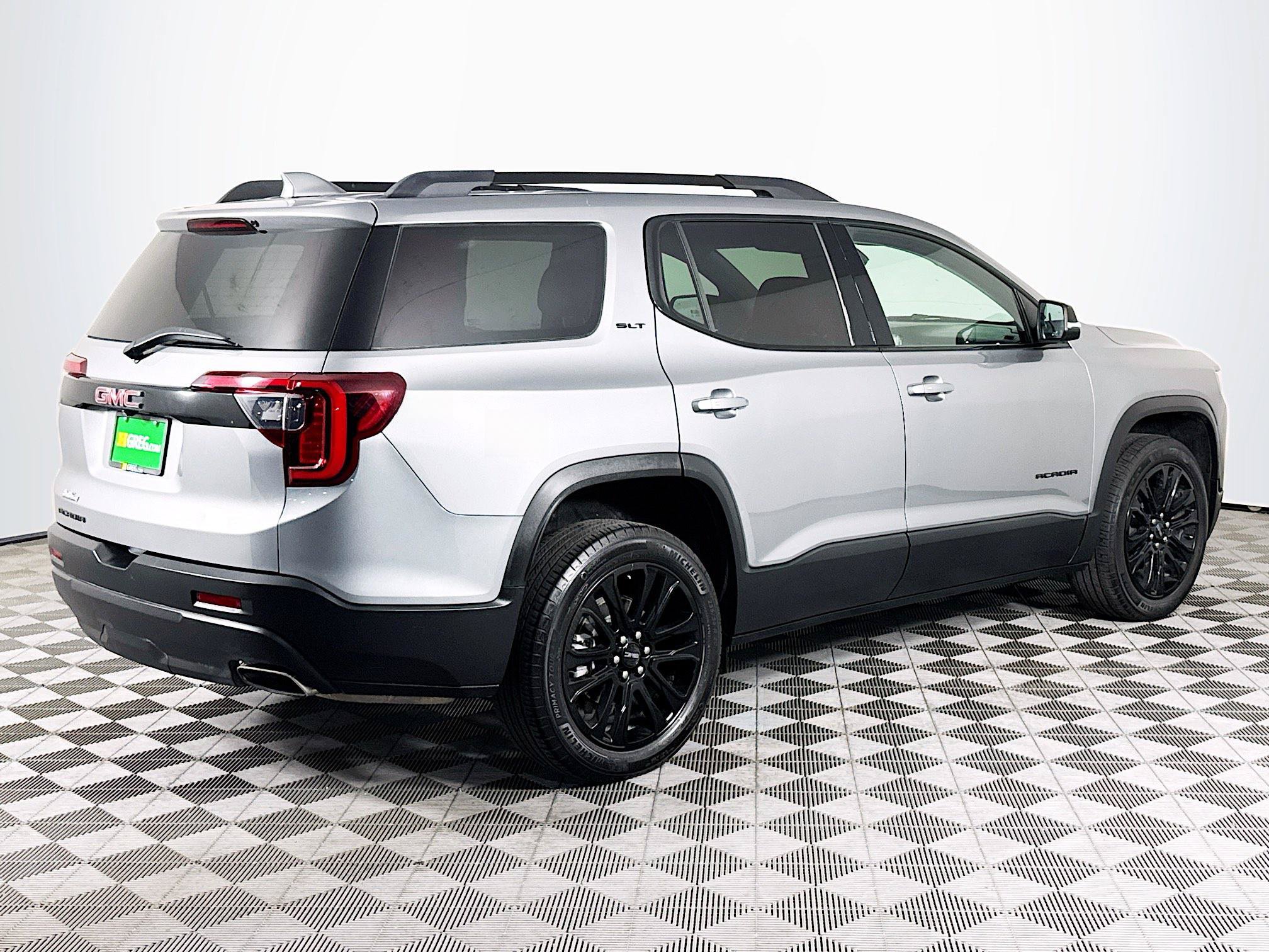 Used 2023 GMC Acadia SLT w/ Elevation Edition FWD image 8