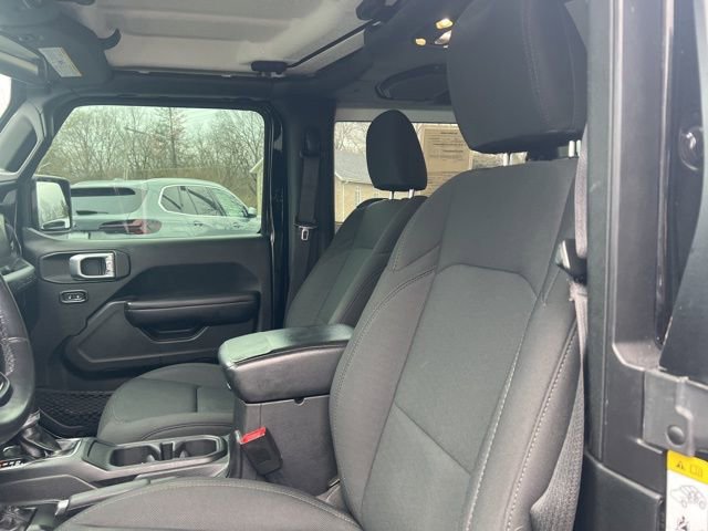 Used 2019 Jeep Wrangler Sport S image 3