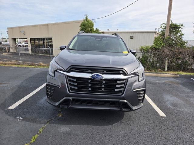 Used 2025 Subaru Ascent Premium AWD/4WD image 2