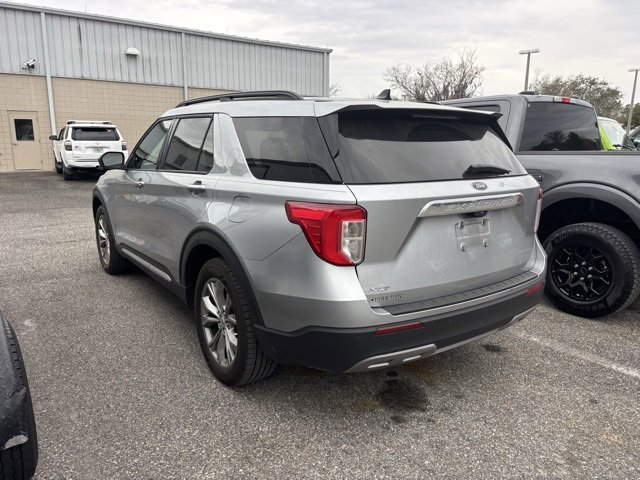 Used 2023 Ford Explorer XLT w/ Equipment Group 202A image 4