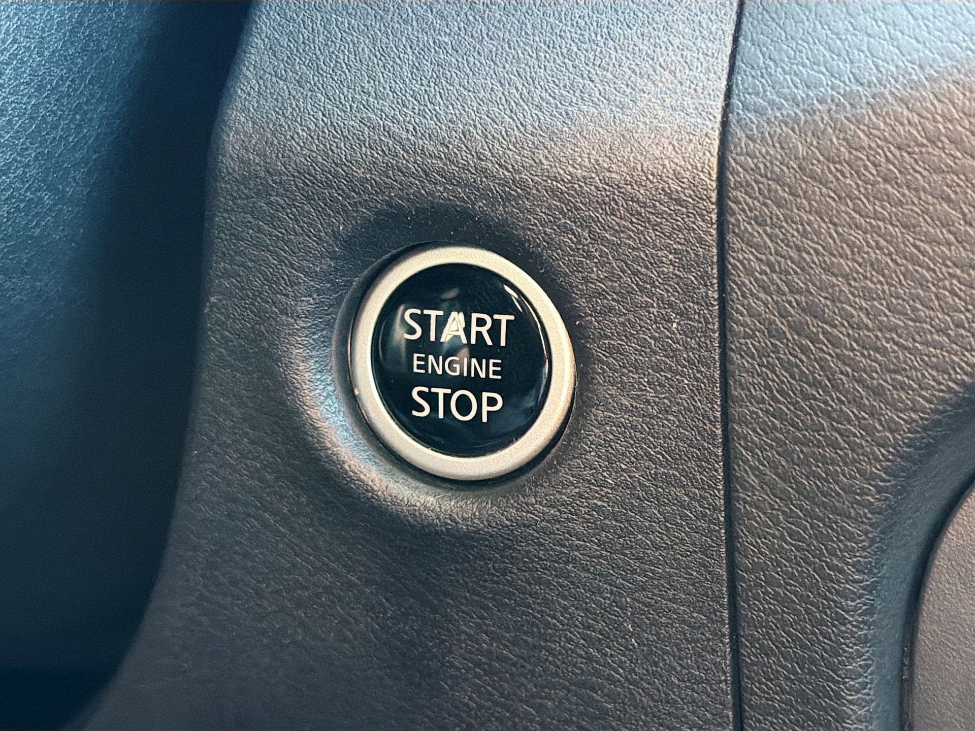 Used 2024 Nissan Frontier Pro-X image 33