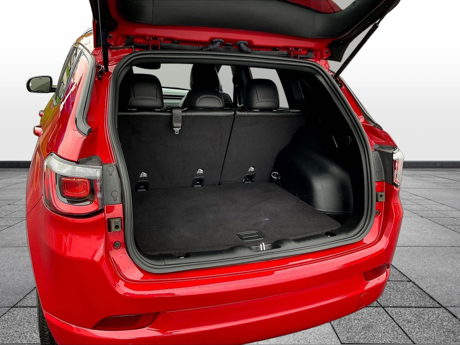 Used 2022 Jeep Compass Limited AWD/4WD image 9