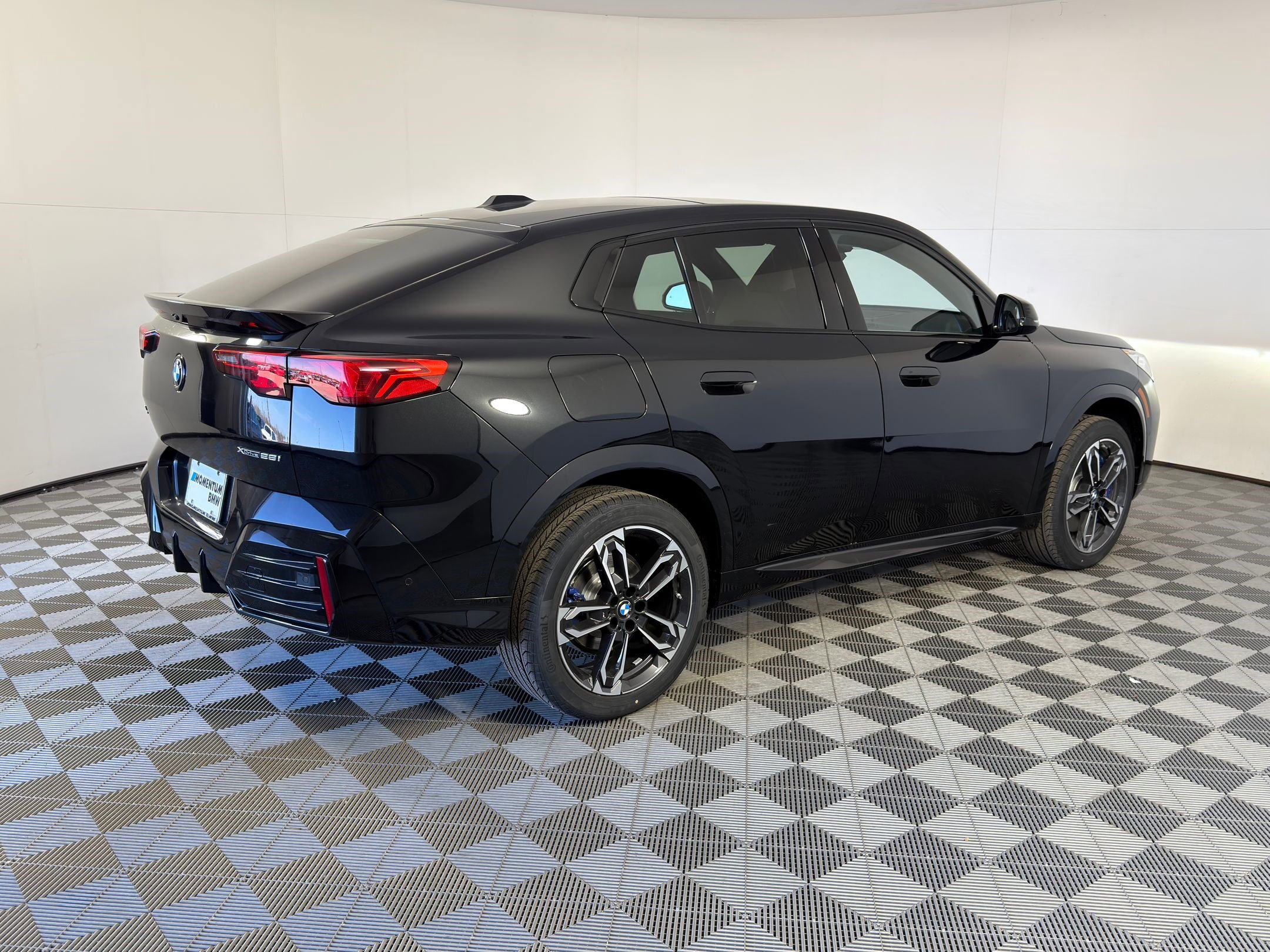 Used 2026 BMW X2 xDrive28i w/ M Sport Package AWD/4WD image 7
