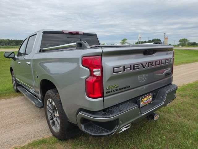Used 2024 Chevrolet Silverado 1500 High Country w/ Technology Package AWD/4WD image 3