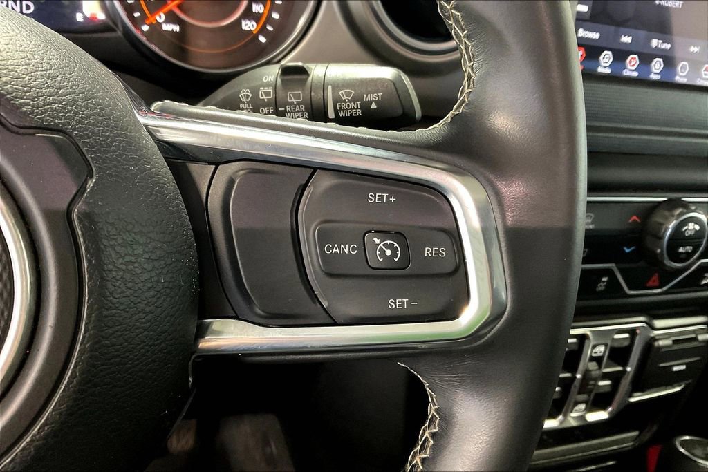 Used 2020 Jeep Wrangler Unlimited Sahara image 24