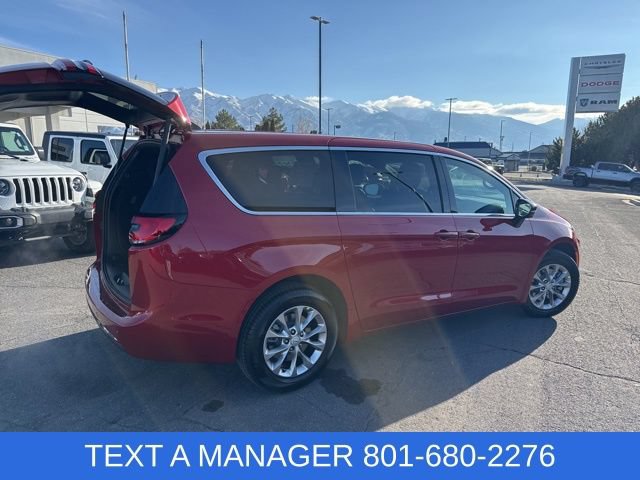 New 2026 Chrysler Pacifica Select AWD/4WD image 5