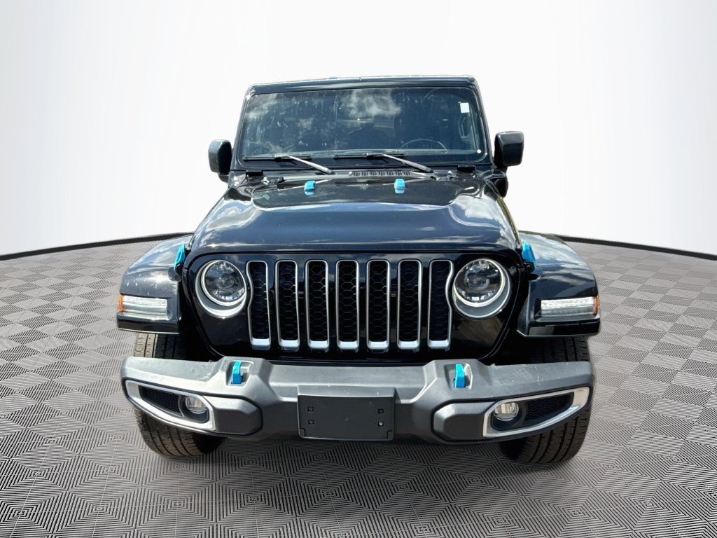 Used 2023 Jeep Wrangler Unlimited Sahara w/ Cold Weather Group AWD/4WD image 2