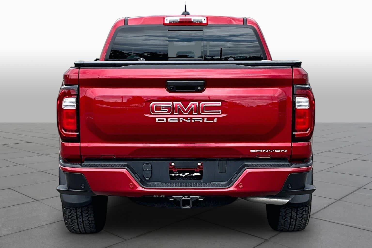 Used 2025 GMC Canyon Denali AWD/4WD image 5
