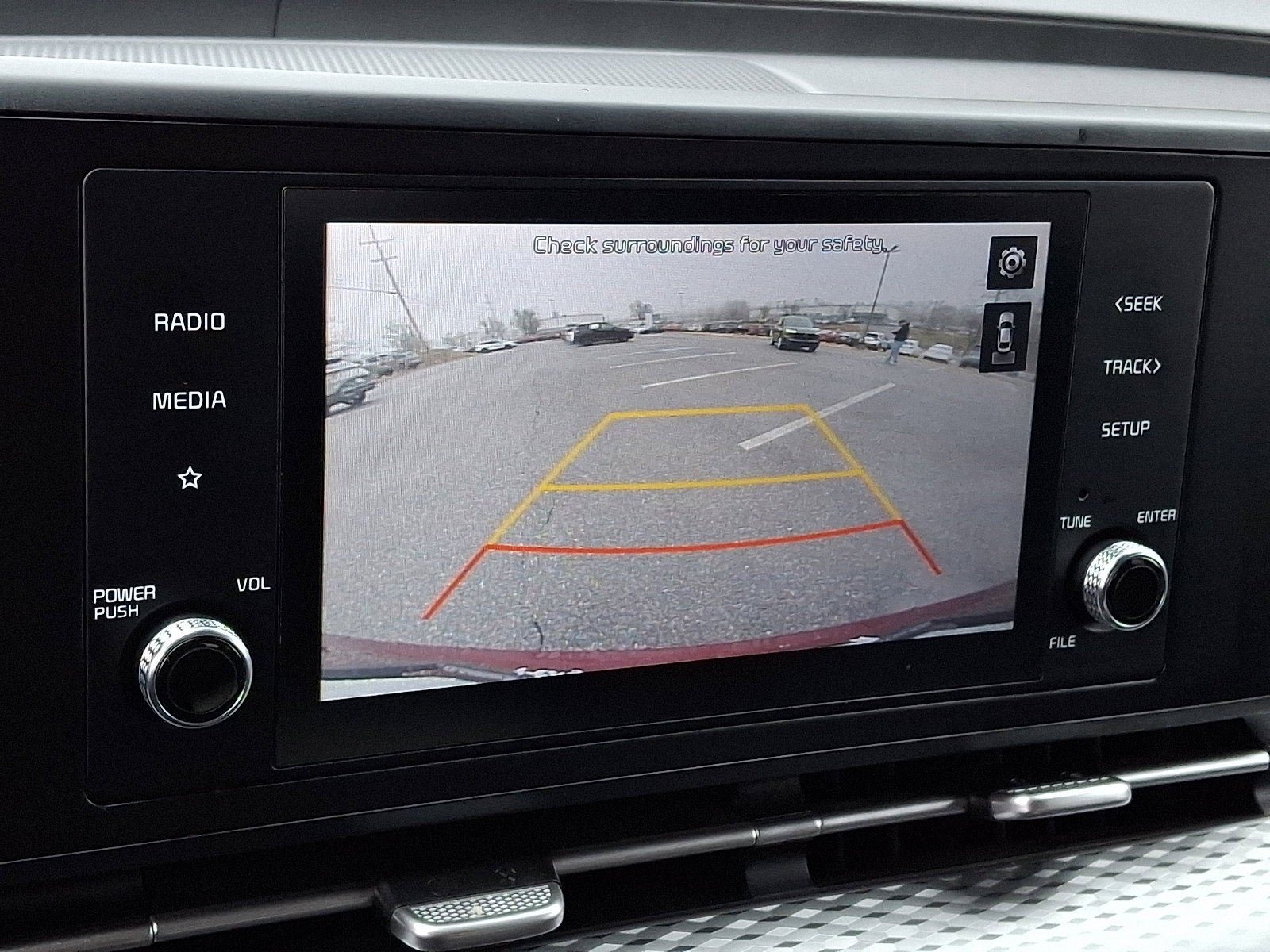 Used 2022 Kia Carnival LX image 18