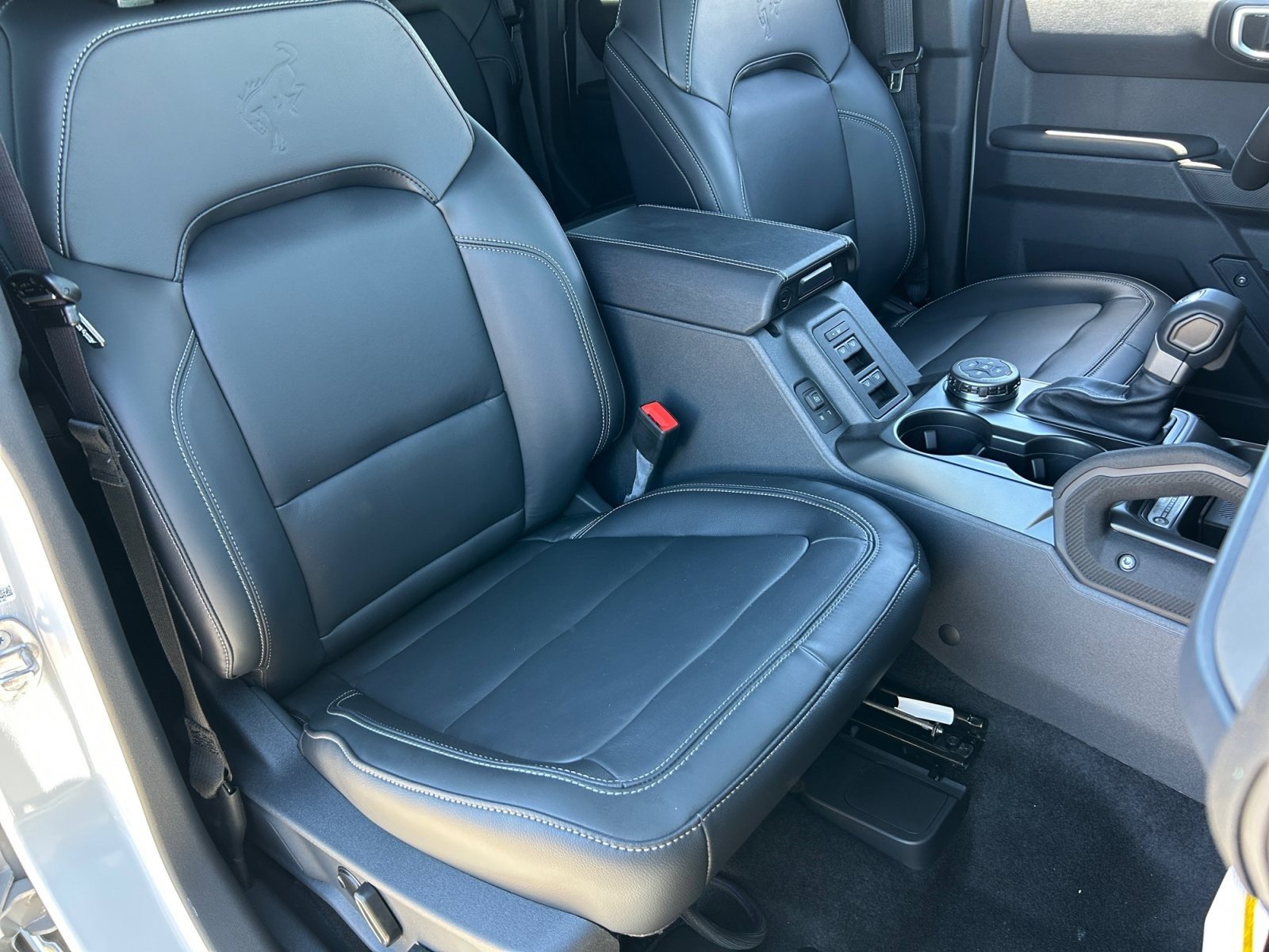 New 2026 Ford Bronco Outer Banks w/ Sasquatch Package AWD/4WD image 19