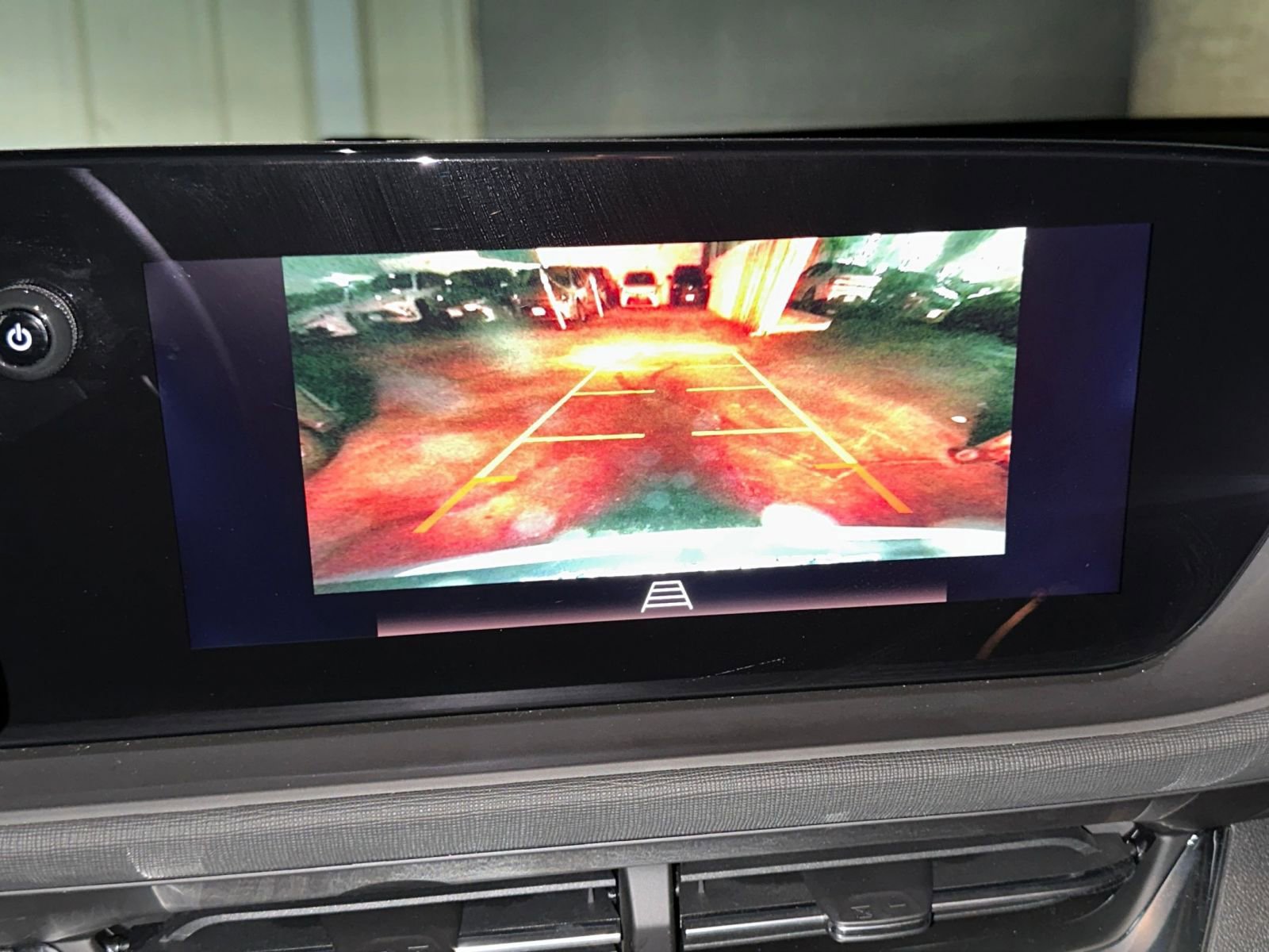 Used 2025 Buick Envista Preferred image 17