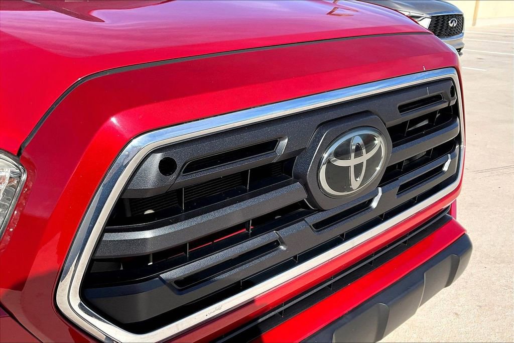 Used 2018 Toyota Tacoma SR5 RWD image 28