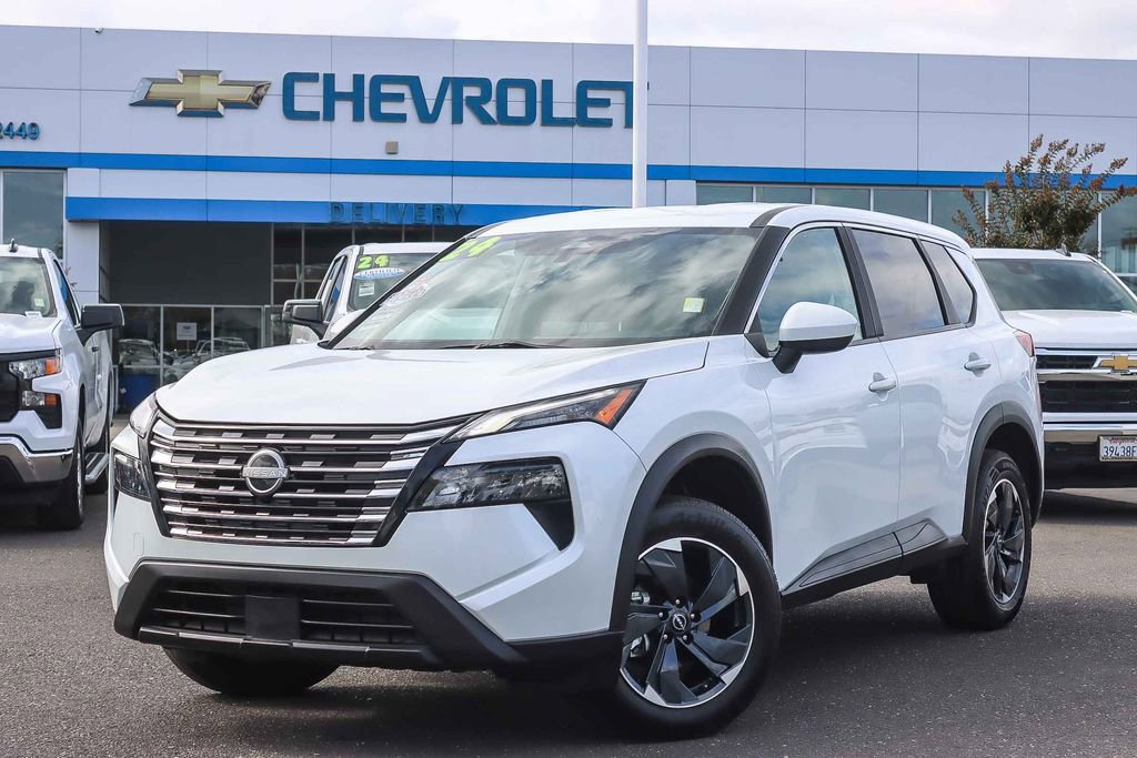 Used 2024 Nissan Rogue SV