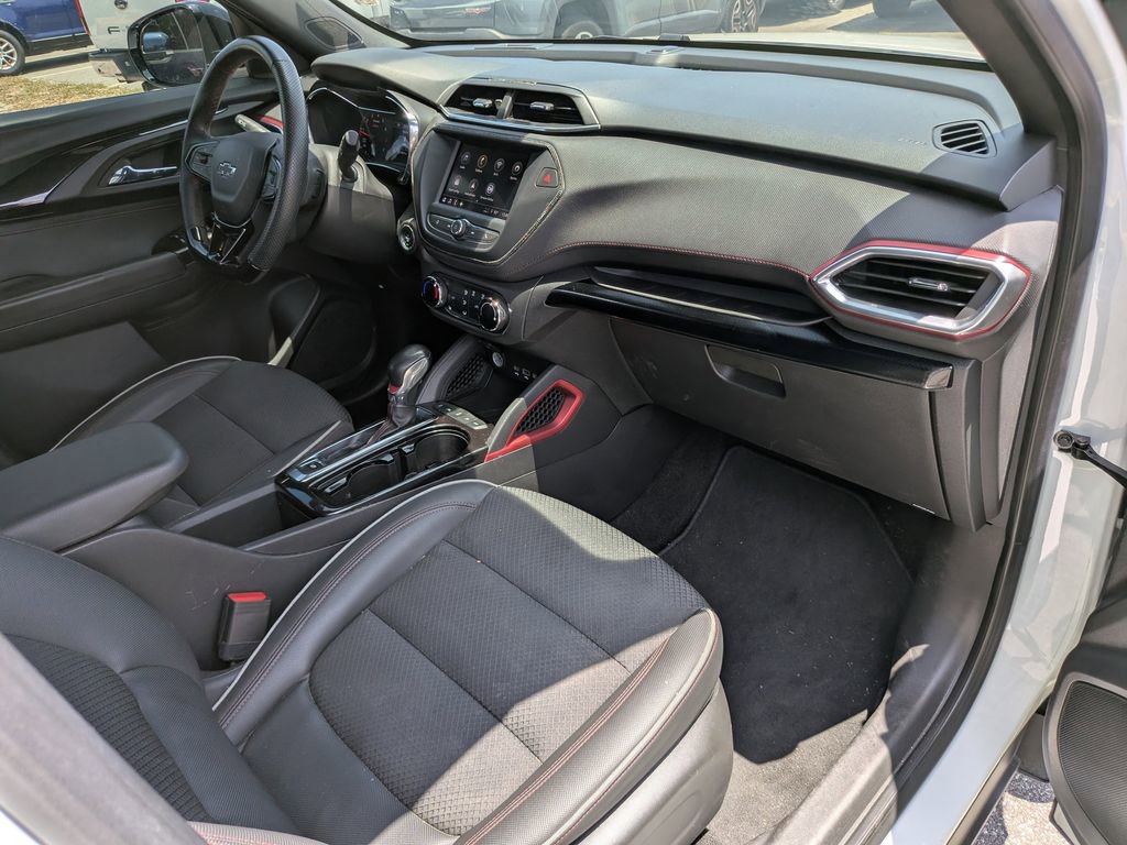 Used 2023 Chevrolet TrailBlazer RS AWD/4WD image 16