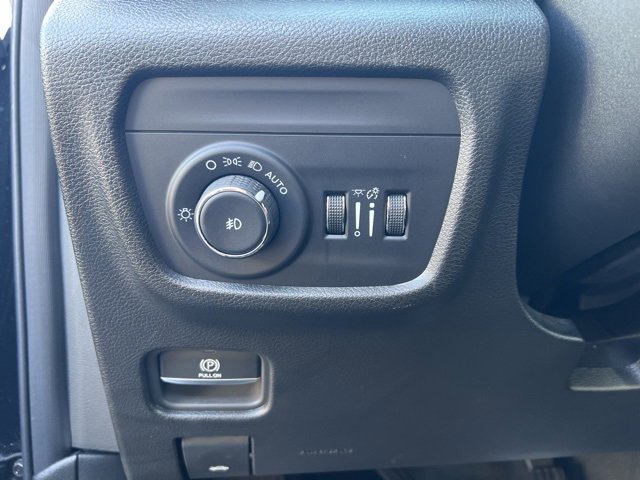 Used 2024 Jeep Grand Cherokee Limited image 28