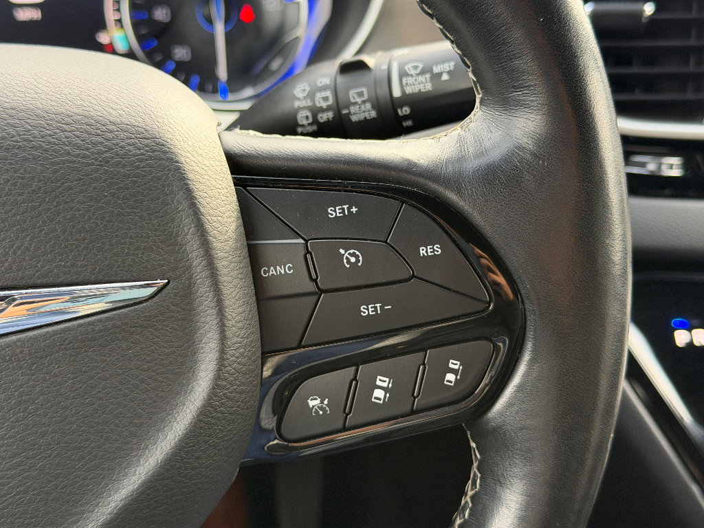 Used 2020 Chrysler Pacifica Touring-L w/ Advanced Safetytec Group image 10