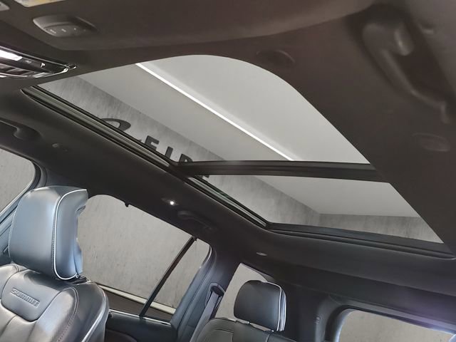 Used 2022 Jeep Grand Cherokee Summit w/ Adv Protech Group IV image 16