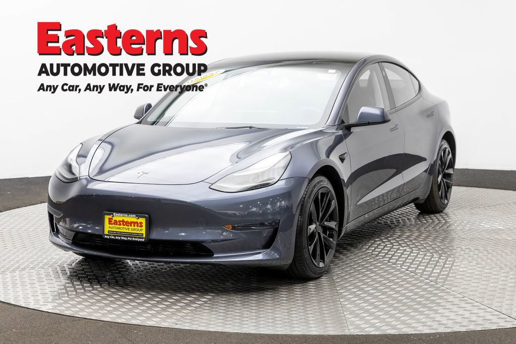 Used 2023 Tesla Model 3 Standard Range image 1