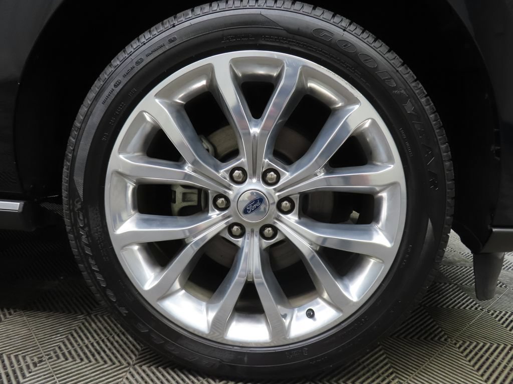 Used 2019 Ford Expedition Limited w/ Equipment Group 302A AWD/4WD image 7