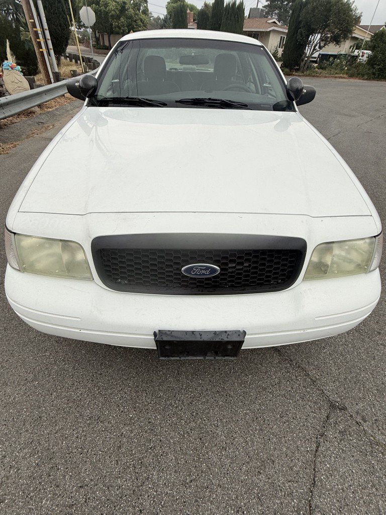 Used 2006 Ford Crown Victoria Police Interceptor image 4
