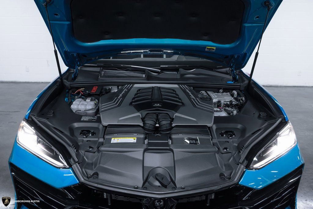 Used 2025 Lamborghini Urus Performante AWD/4WD image 4