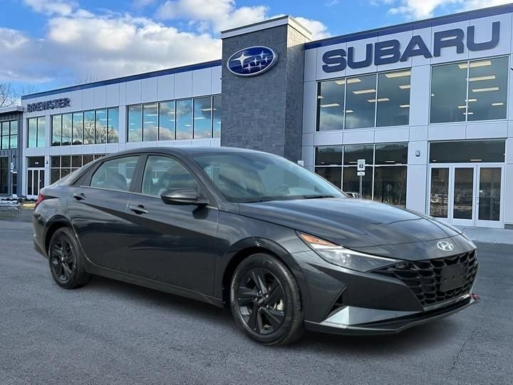 Used 2023 Hyundai Elantra SEL image 1