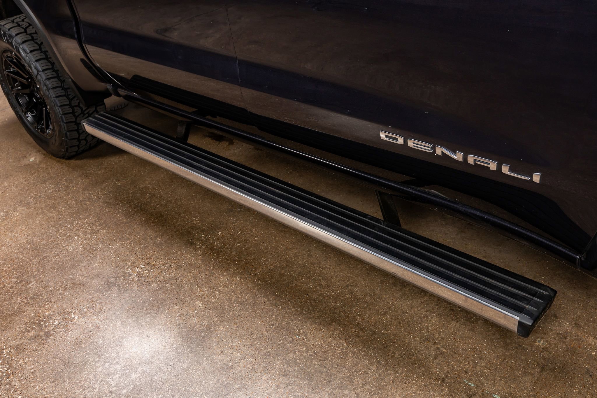 Used 2024 GMC Sierra 1500 Denali w/ Denali Reserve Package AWD/4WD image 13